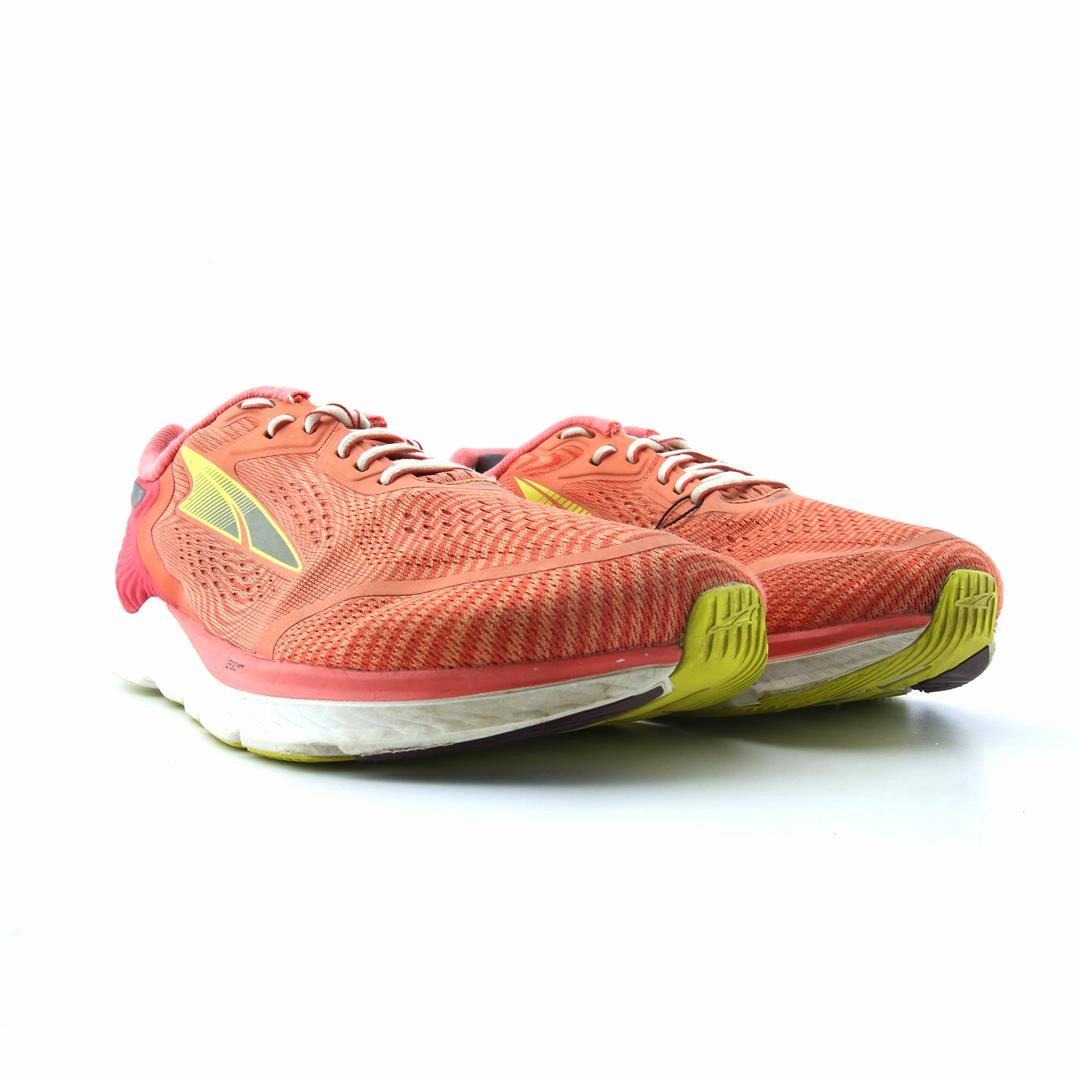 ALTRA TORIN 5 lightweight athletic shoe look