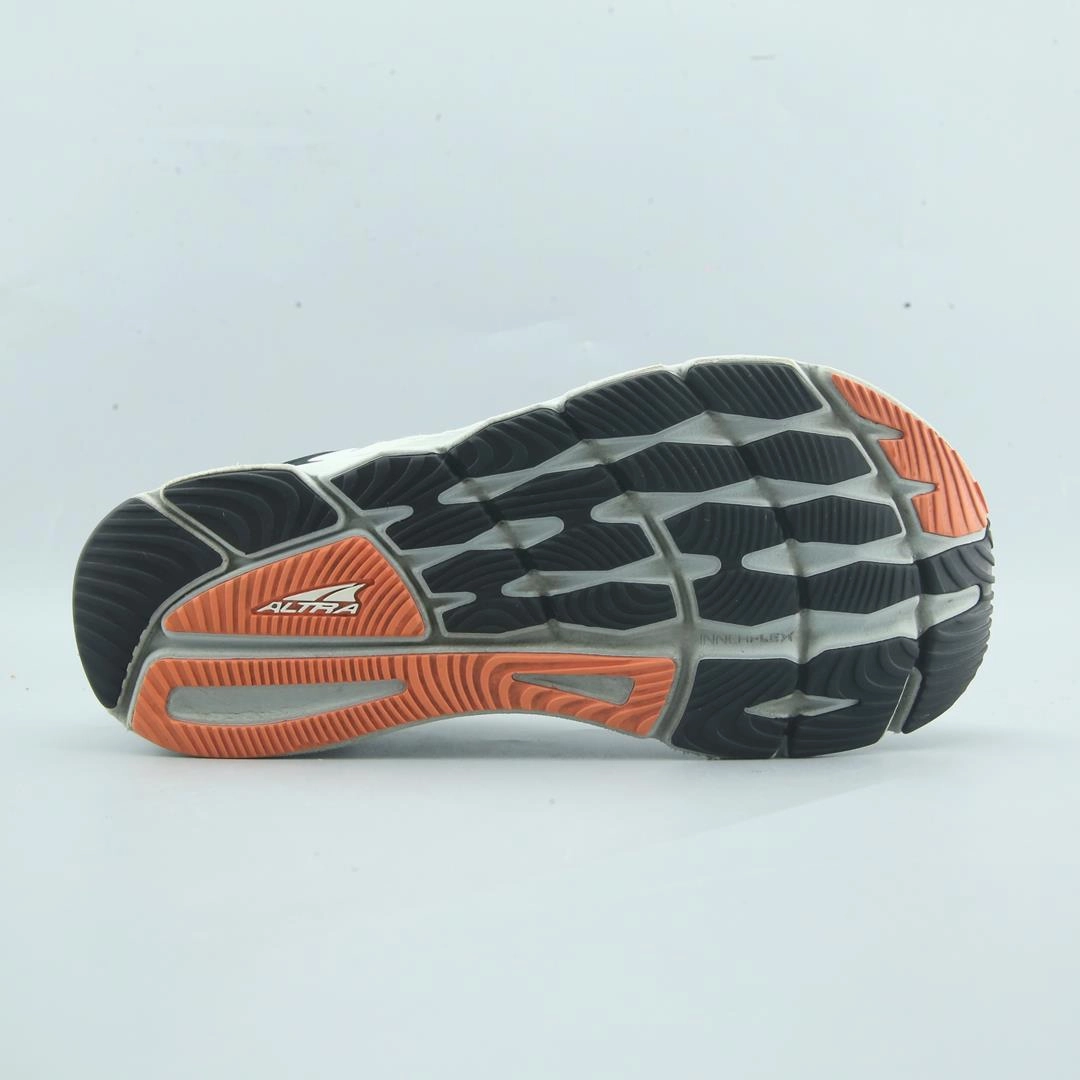 ALTRA  TORIN 5 lightweight athletic shoe look