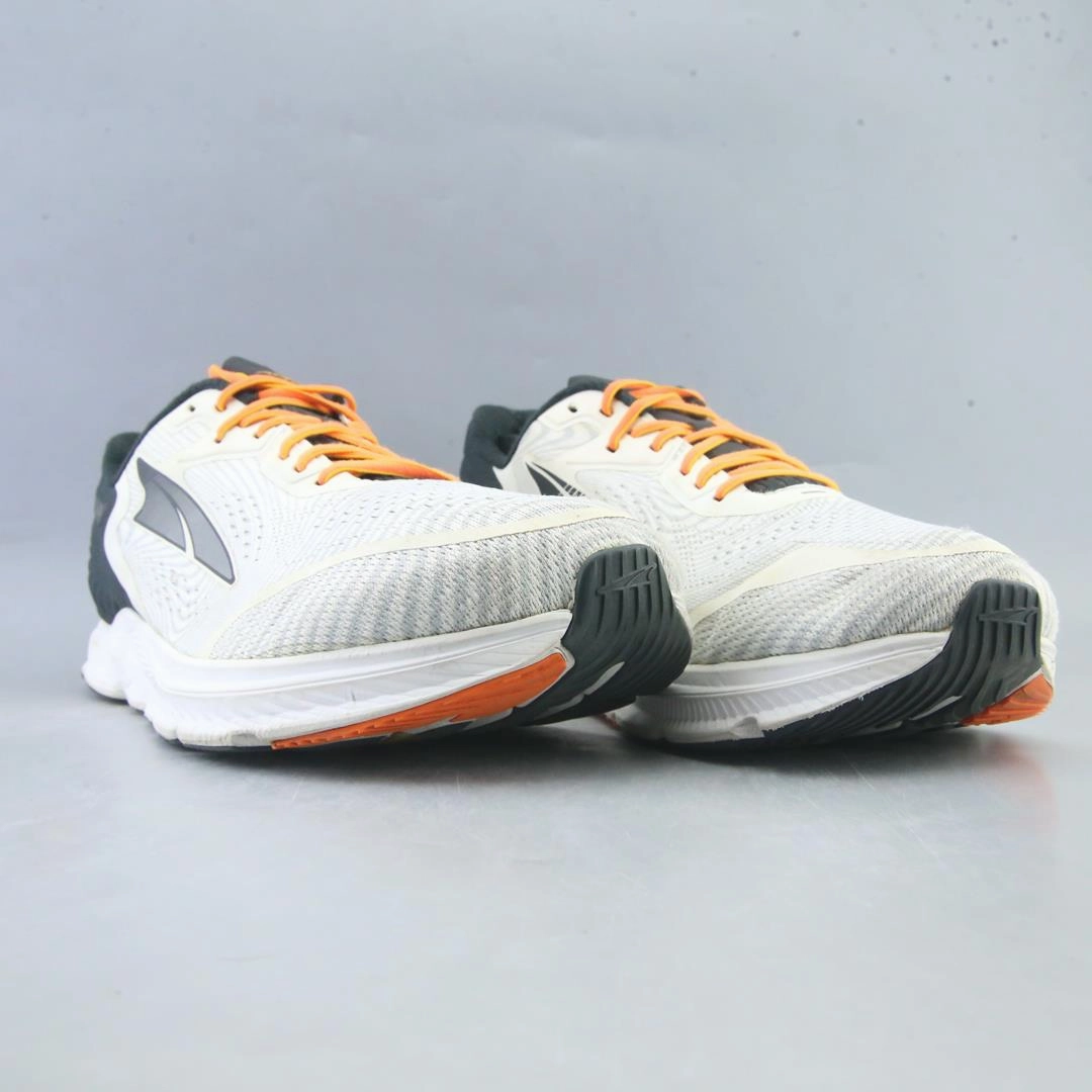 ALTRA TORIN 5 lightweight athletic shoe look