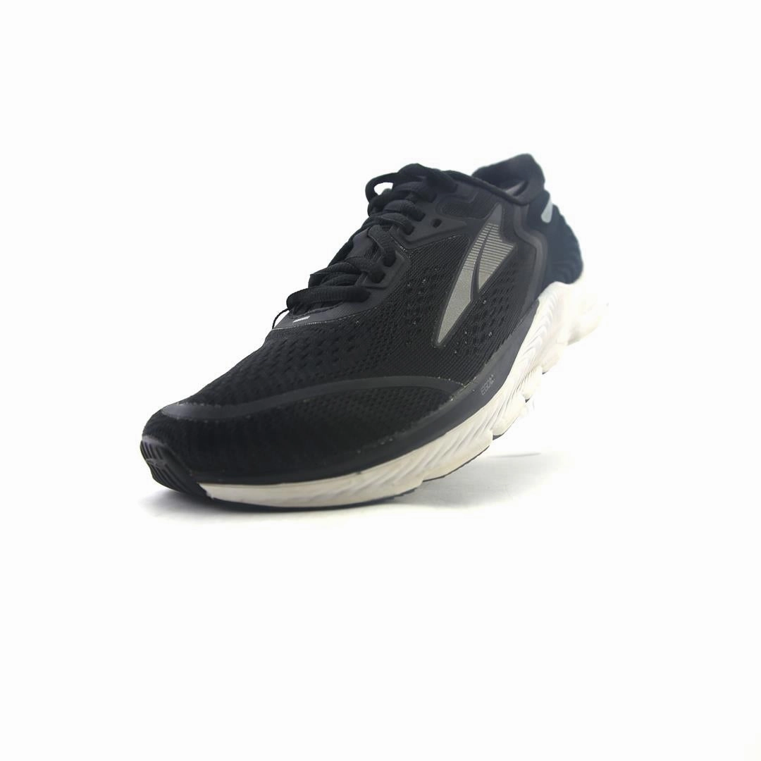 ALTRA TORIN 5 lightweight athletic shoe look