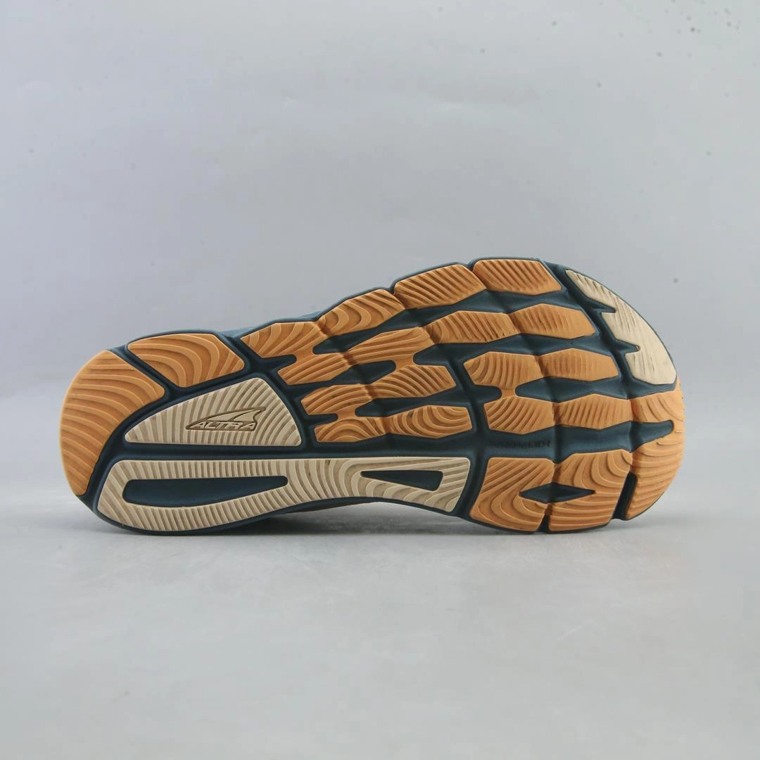 ALTRA TORIN 5 lightweight athletic shoe look