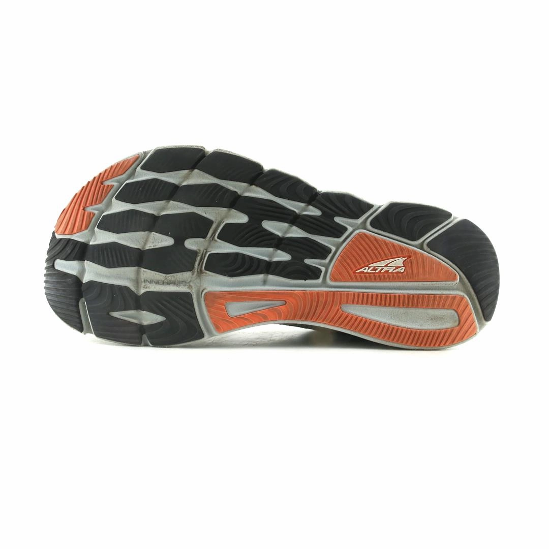 ALTRA TORIN 5 lightweight athletic shoe look