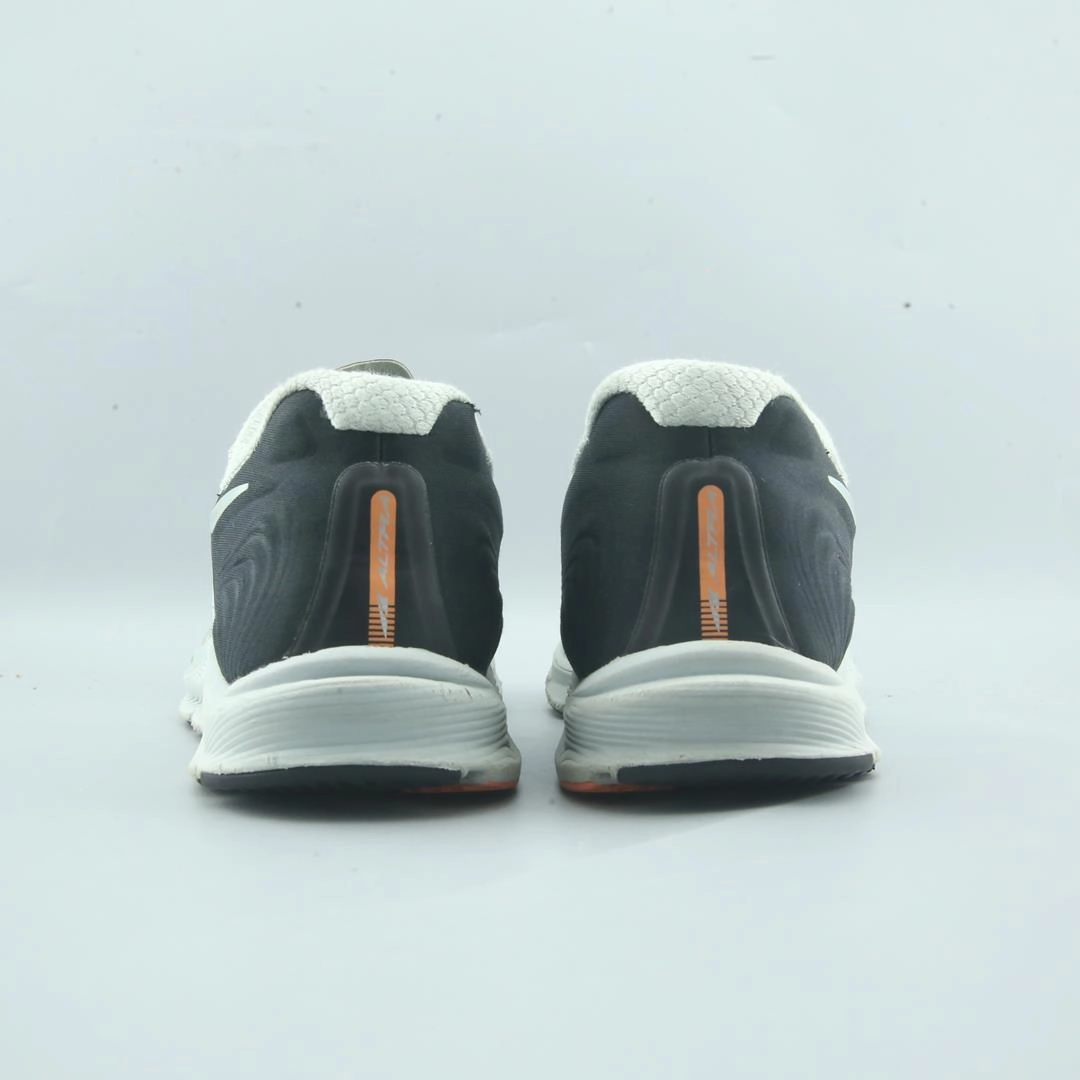 ALTRA  TORIN 5 lightweight athletic shoe look
