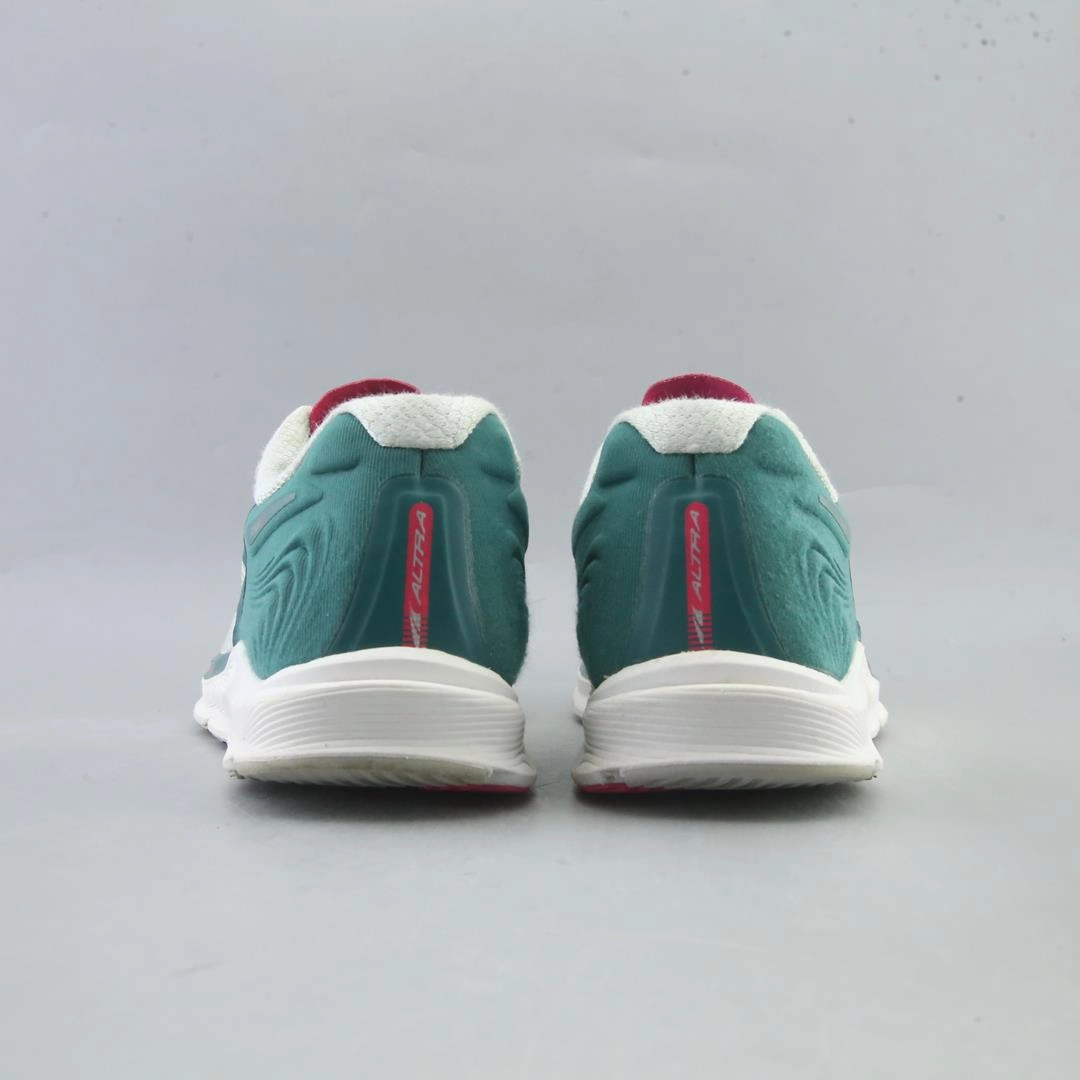 ALTRA TORIN 5 lightweight athletic shoe look