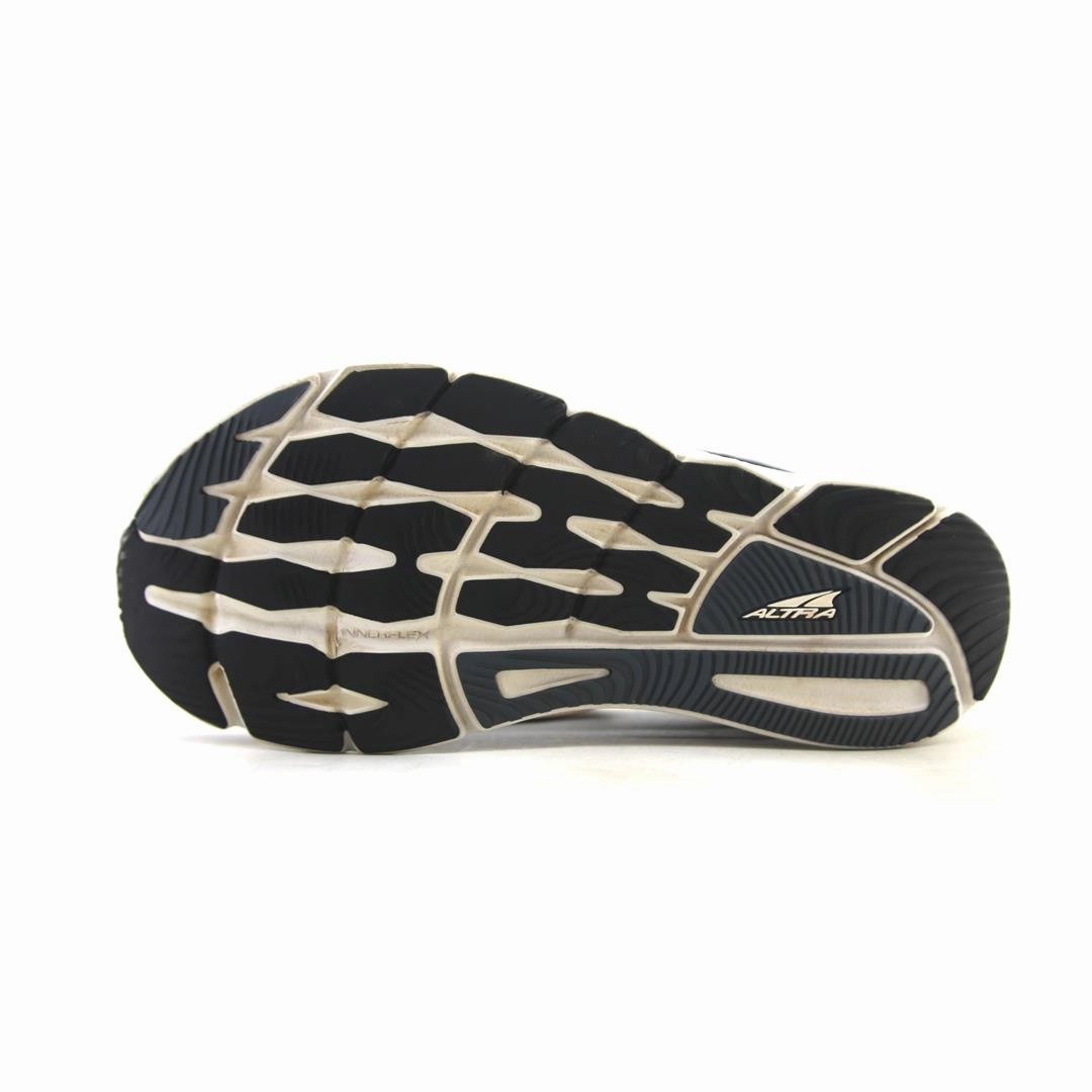 ALTRA TORIN 5 lightweight athletic shoe look