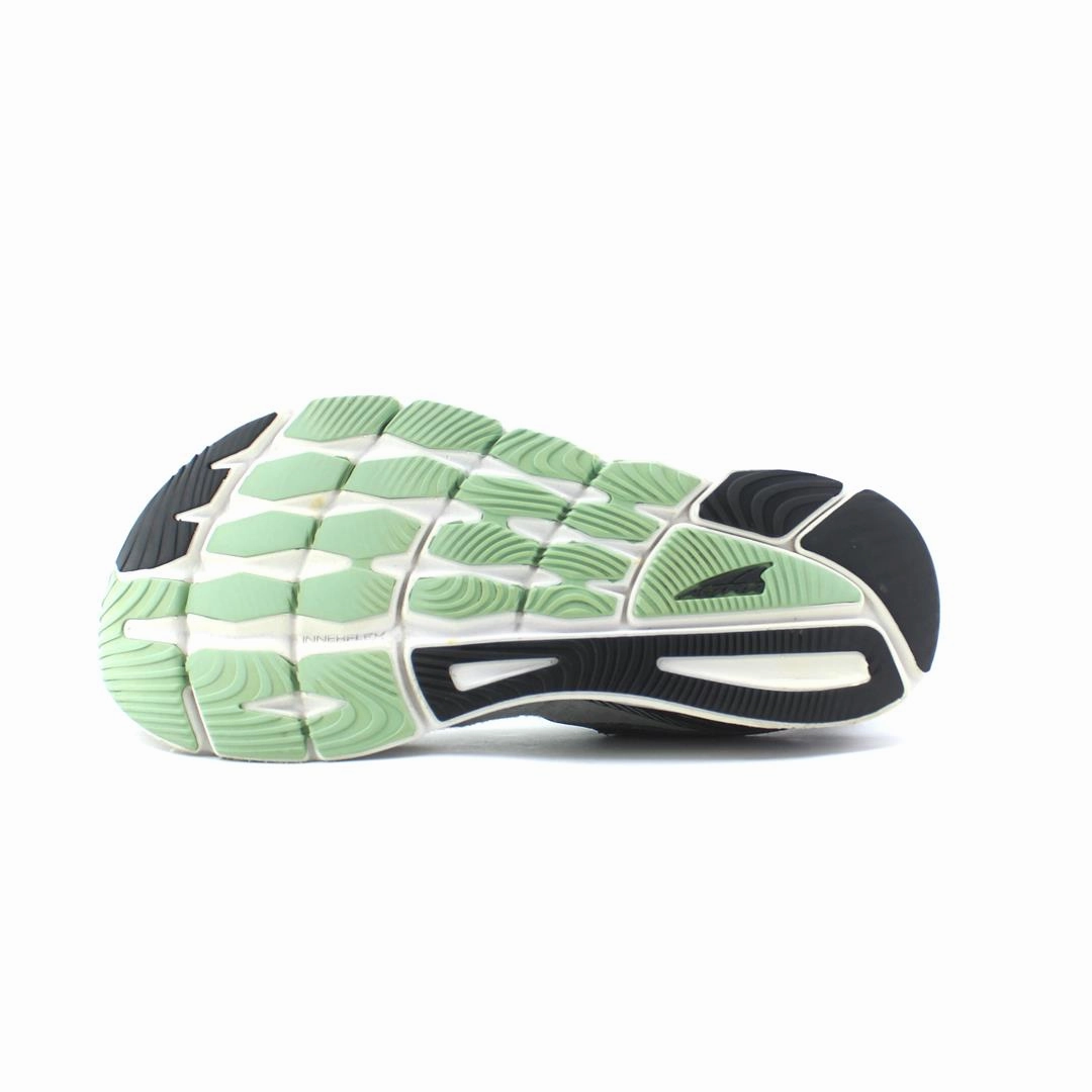 ALTRA TORIN 6 lightweight athletic shoe look