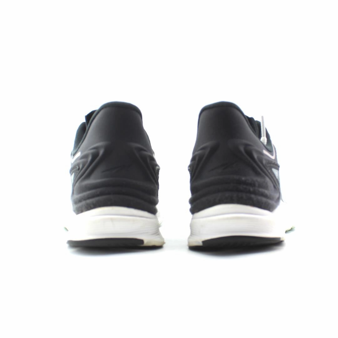 ALTRA TORIN 6 lightweight athletic shoe look
