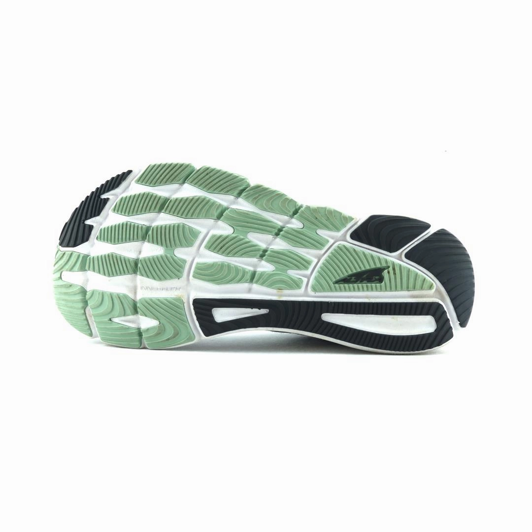 ALTRA TORIN 6 lightweight athletic shoe look