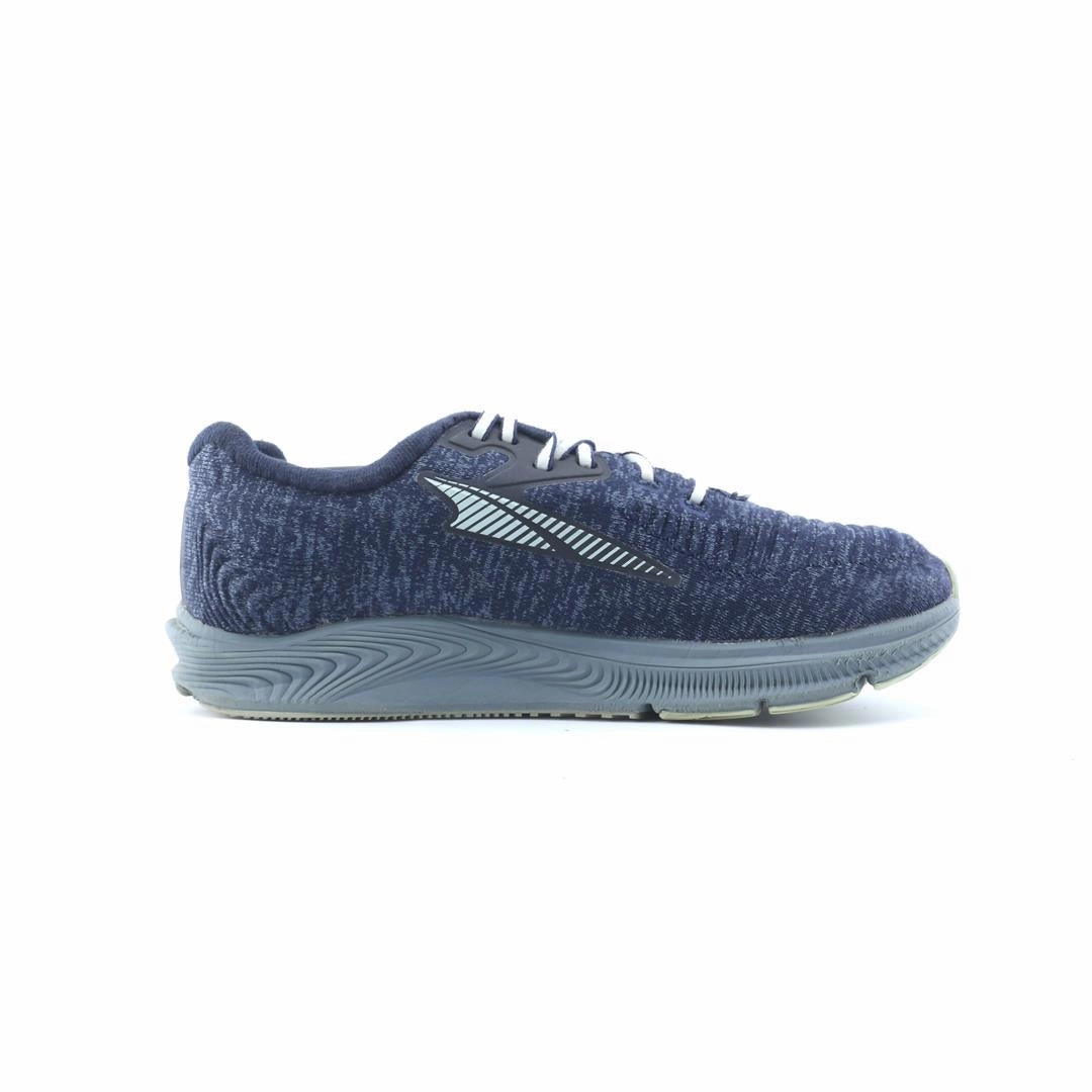 ALTRA TORIN 6 lightweight athletic shoe look