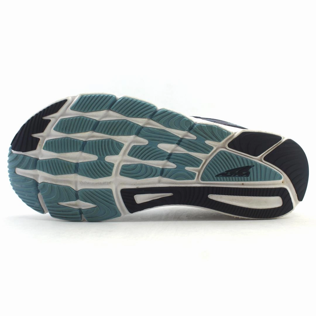 ALTRA TORIN 6 lightweight athletic shoe look
