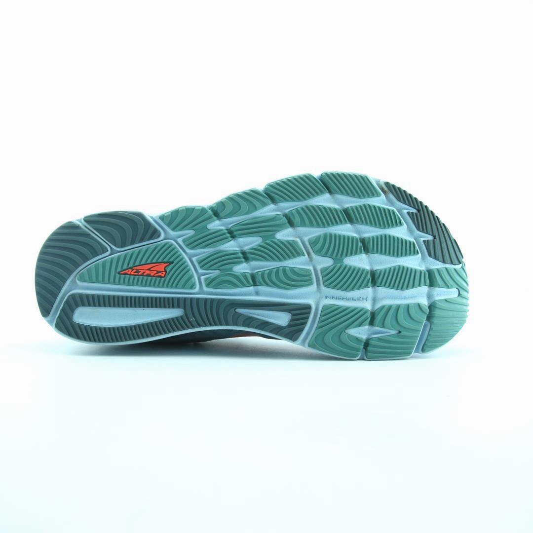 ALTRA TORIN 6 lightweight athletic shoe look