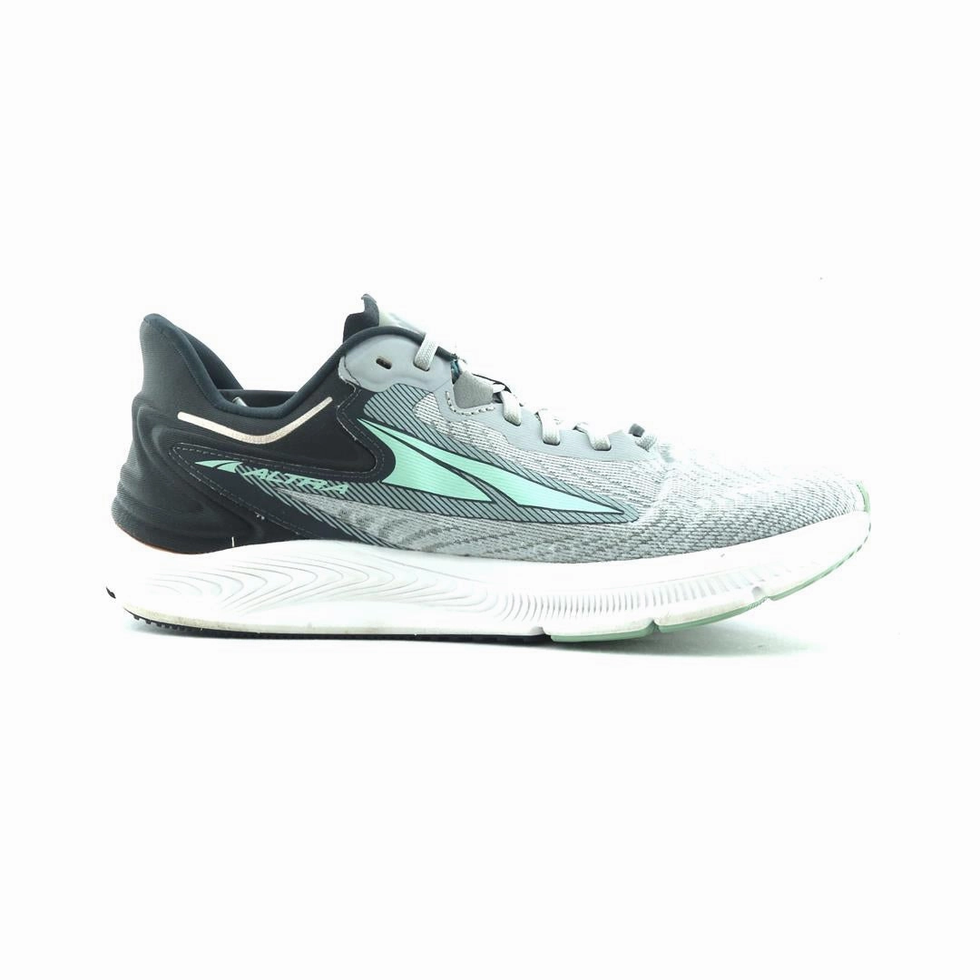 ALTRA TORIN 6 lightweight athletic shoe look