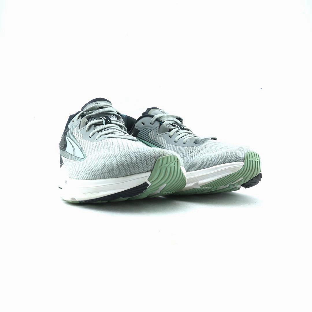ALTRA TORIN 6 lightweight athletic shoe look