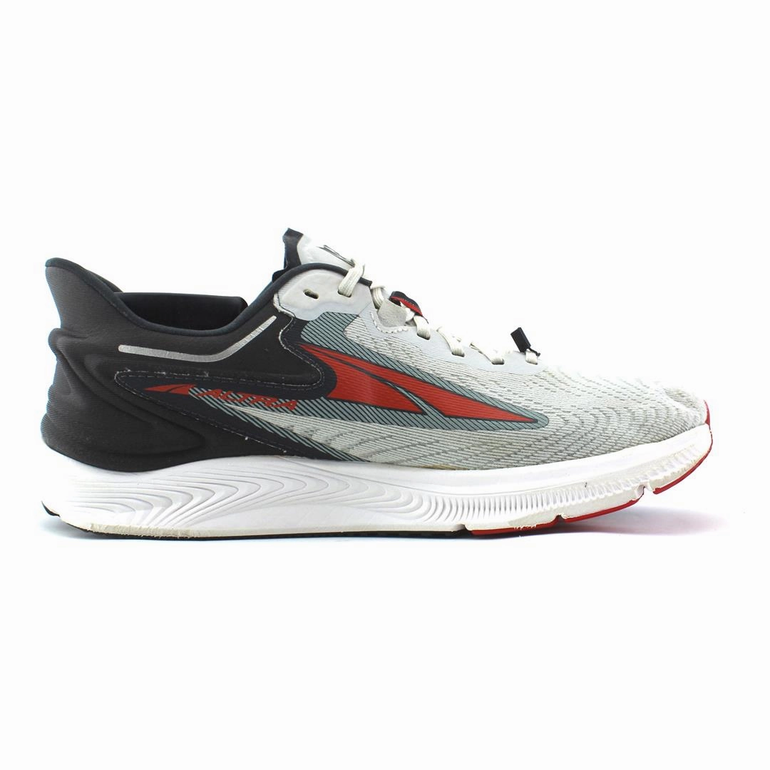 ALTRA TORIN 6 lightweight athletic shoe look