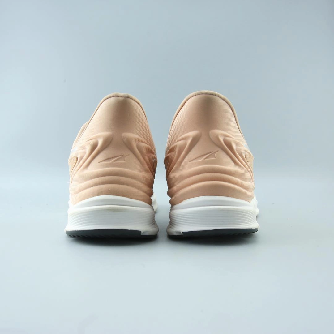 ALTRA TORIN 6 lightweight athletic shoe look