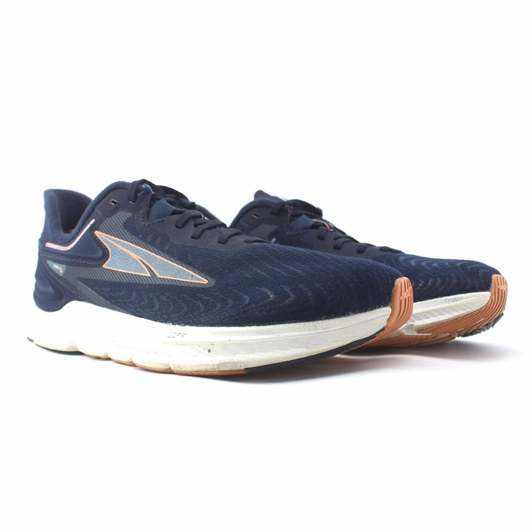 ALTRA TORIN 6 lightweight athletic shoe look