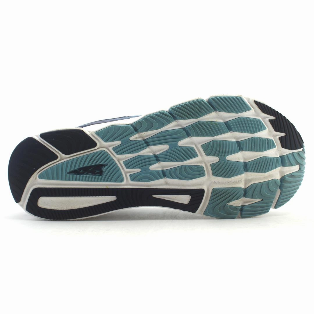 ALTRA TORIN 6 lightweight athletic shoe look