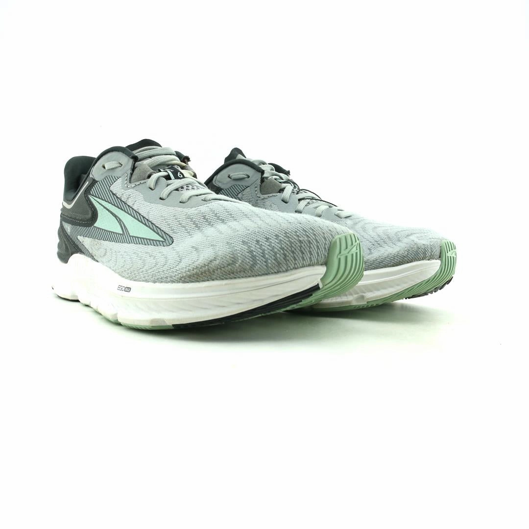 ALTRA TORIN 6 lightweight athletic shoe look