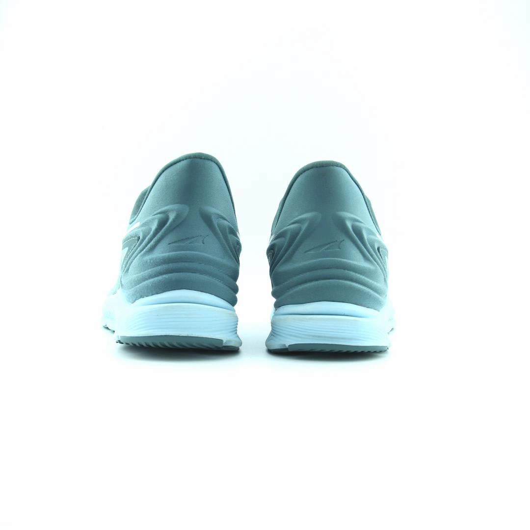 ALTRA TORIN 6 lightweight athletic shoe look