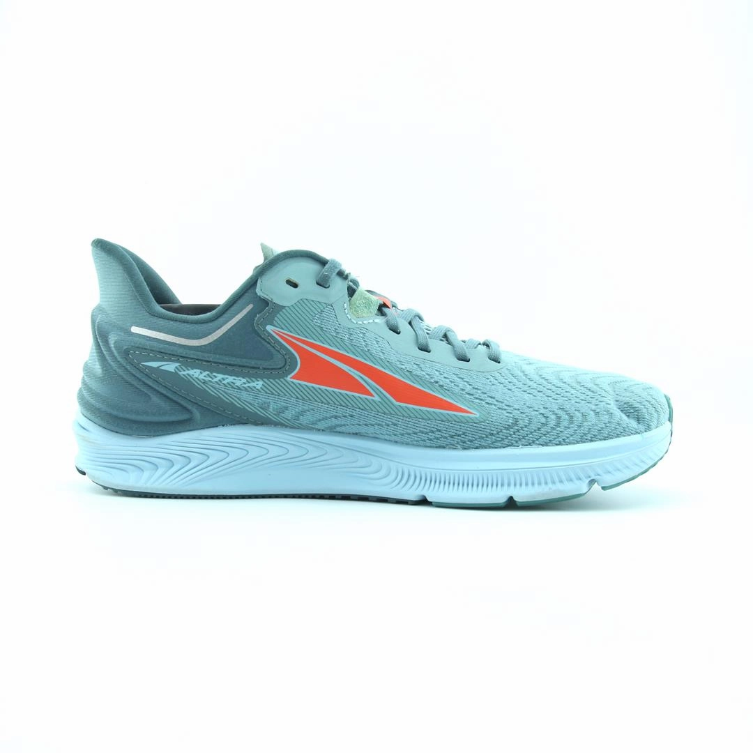ALTRA TORIN 6 lightweight athletic shoe look