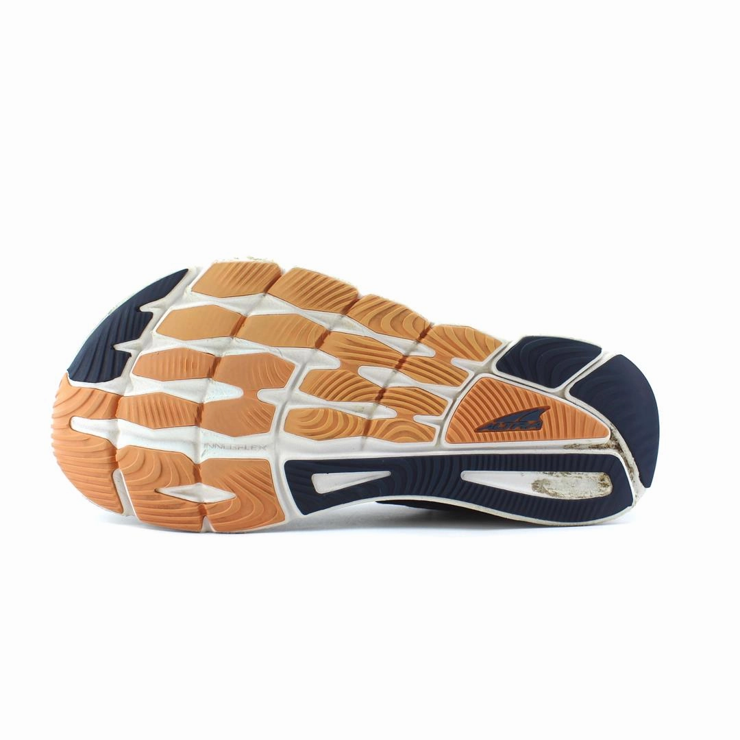 ALTRA TORIN 6 lightweight athletic shoe look