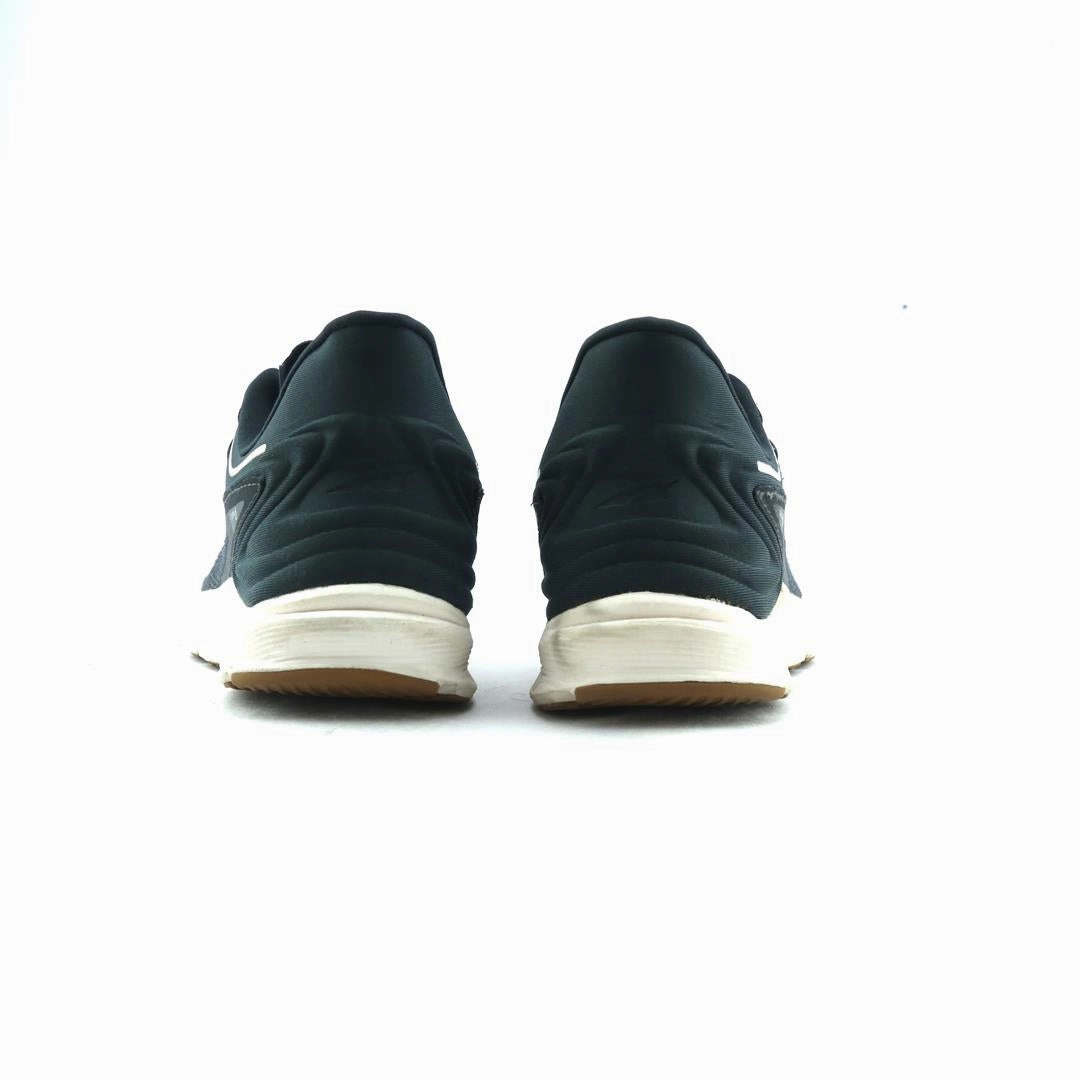 ALTRA TORIN 6 lightweight athletic shoe look