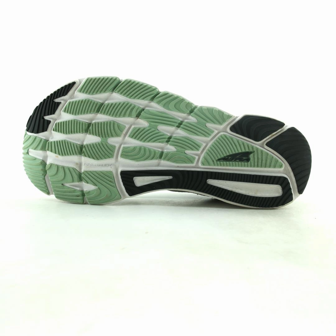 ALTRA TORIN 6 lightweight athletic shoe look
