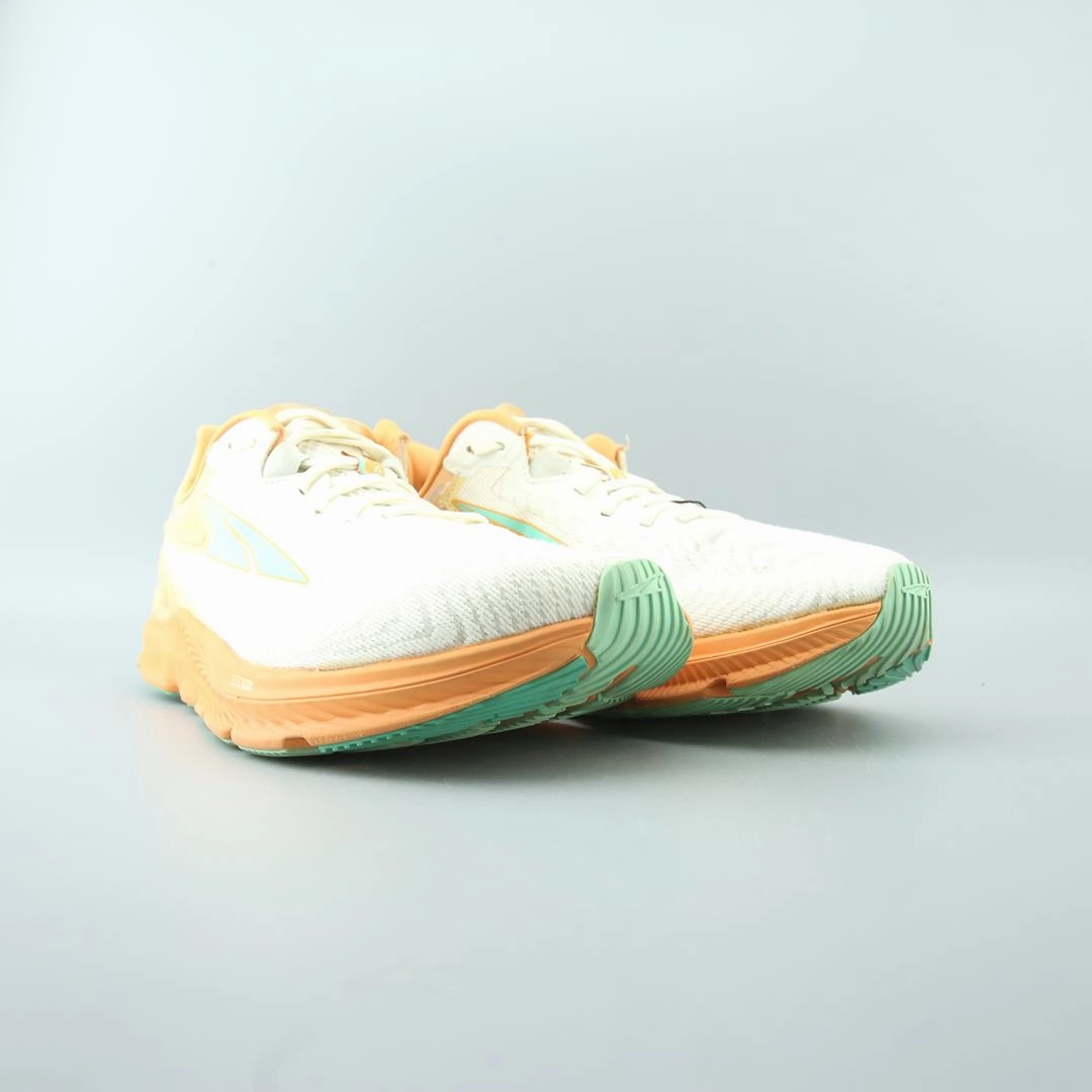 ALTRA TORIN 6 lightweight athletic shoe look