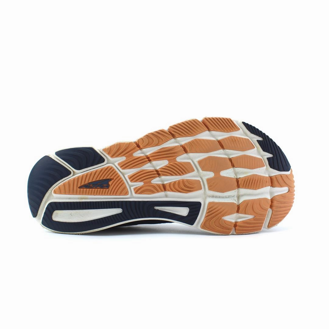 ALTRA TORIN 6 lightweight athletic shoe look