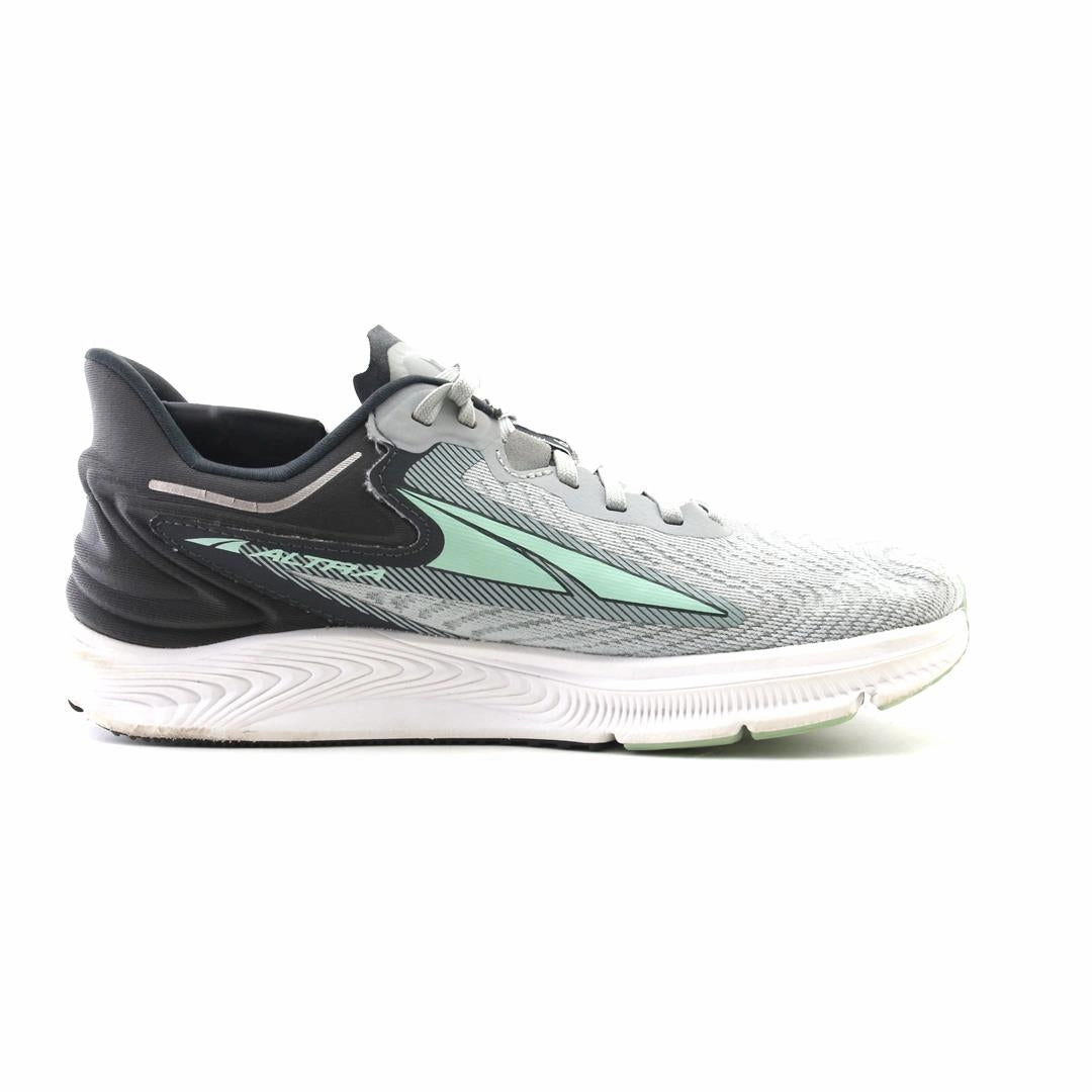 ALTRA TORIN 6 lightweight athletic shoe look