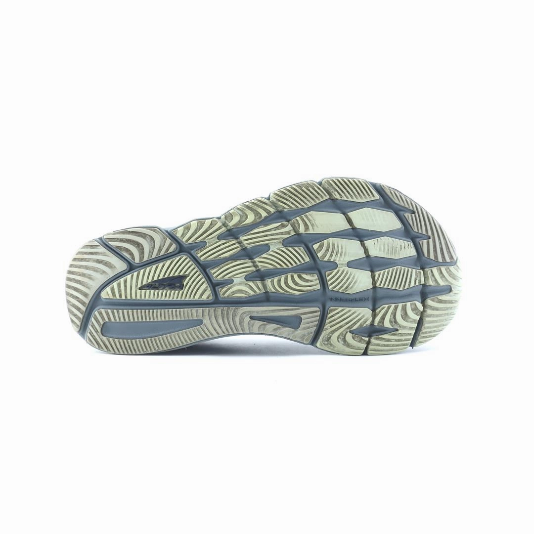 ALTRA TORIN 6 lightweight athletic shoe look