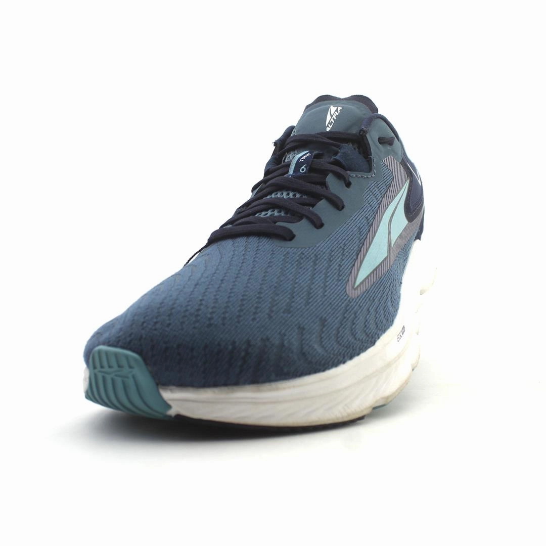 ALTRA TORIN 6 lightweight athletic shoe look