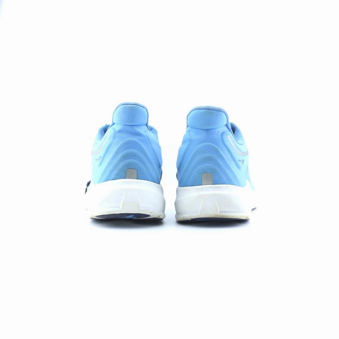 ALTRA TORIN 7 lightweight athletic shoe look