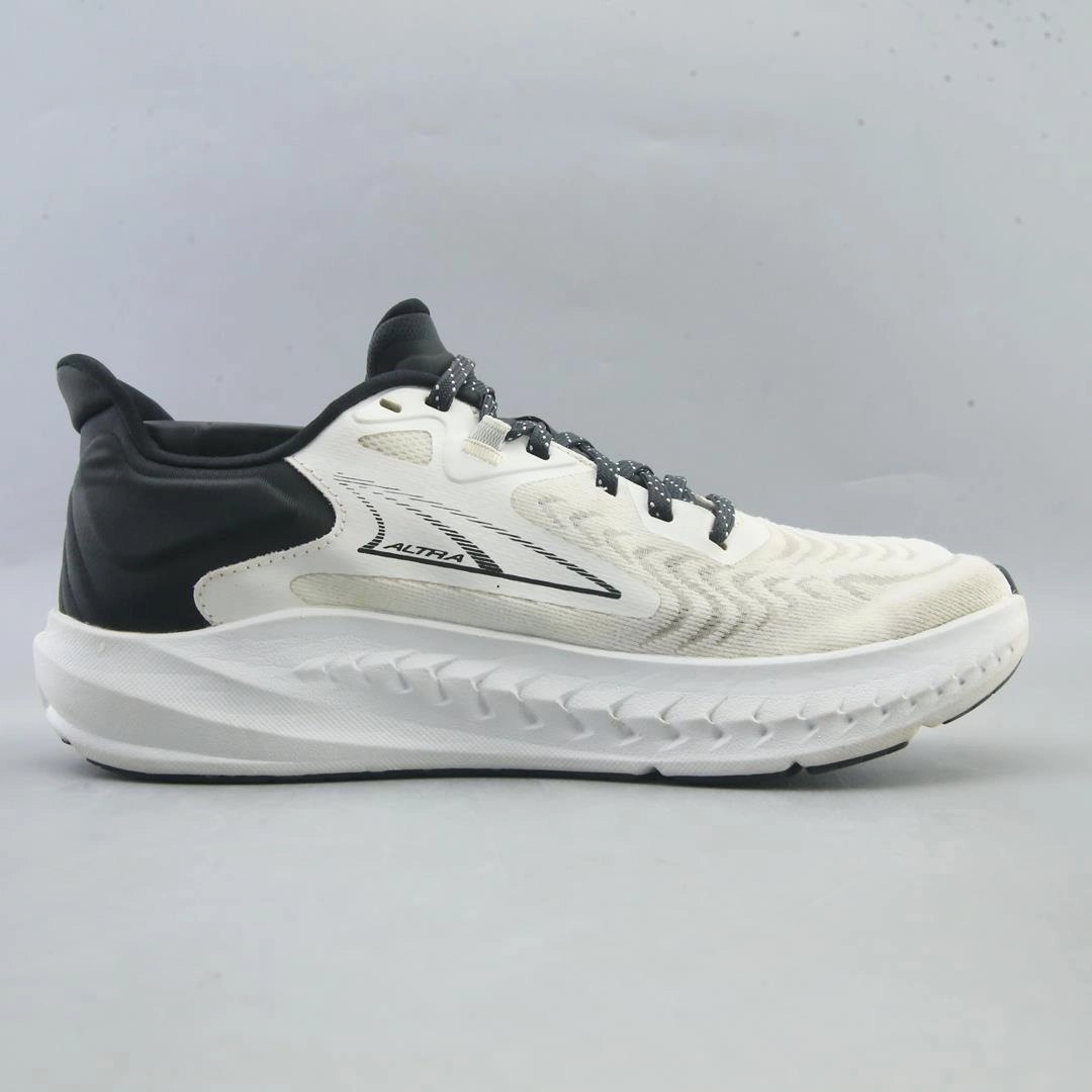 ALTRA TORIN 7 lightweight athletic shoe look