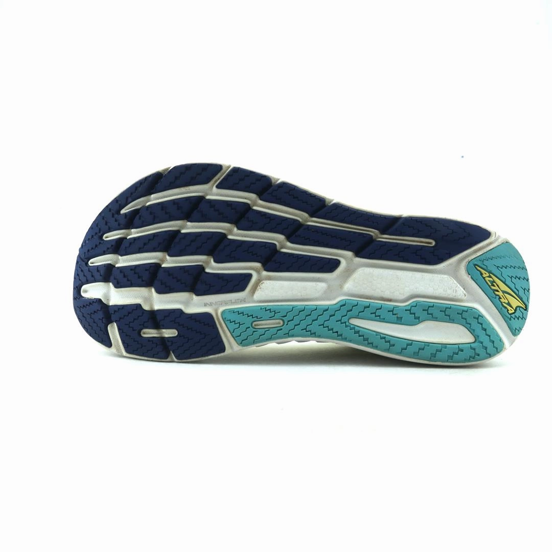 ALTRA TORIN 7 lightweight athletic shoe look