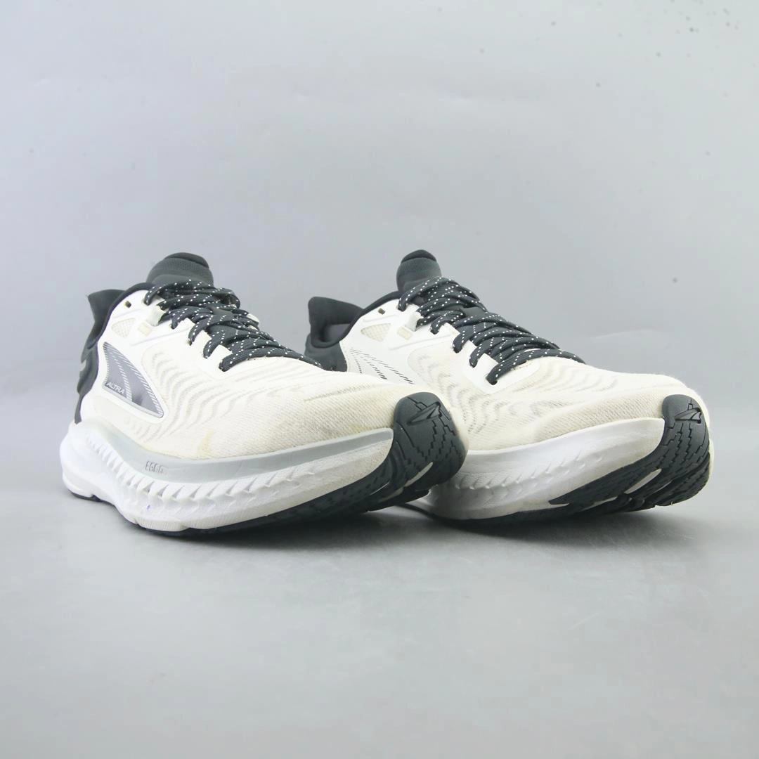ALTRA TORIN 7 lightweight athletic shoe look