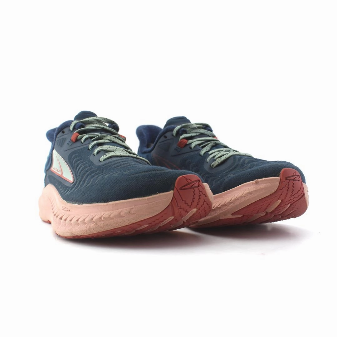 ALTRA TORIN 7 lightweight athletic shoe look