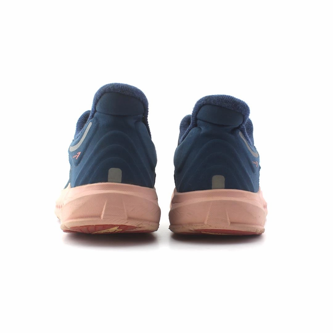 ALTRA TORIN 7 lightweight athletic shoe look