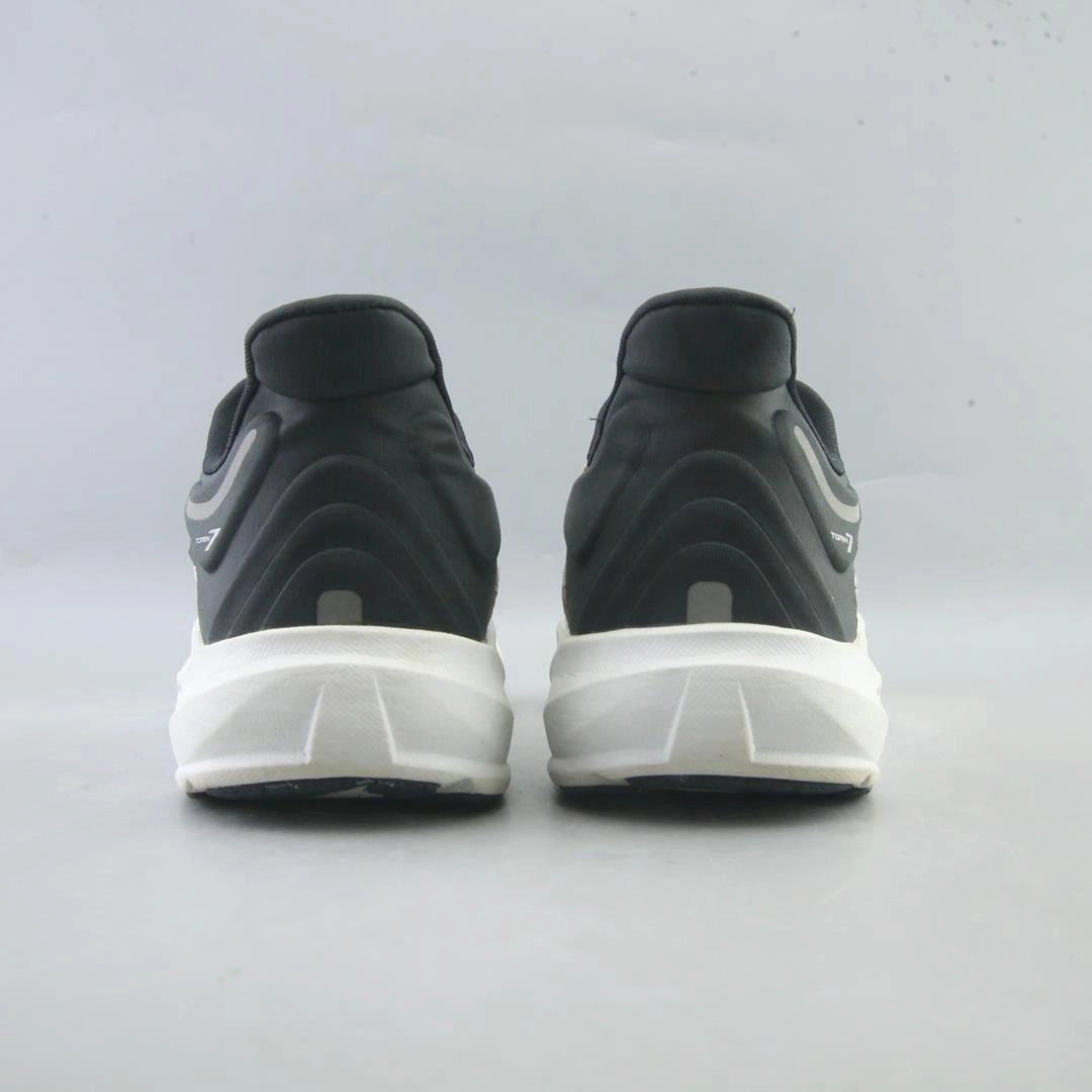 ALTRA TORIN 7 lightweight athletic shoe look