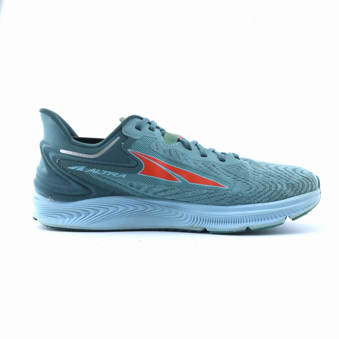 ALTRA TROIN 6 lightweight athletic shoe look