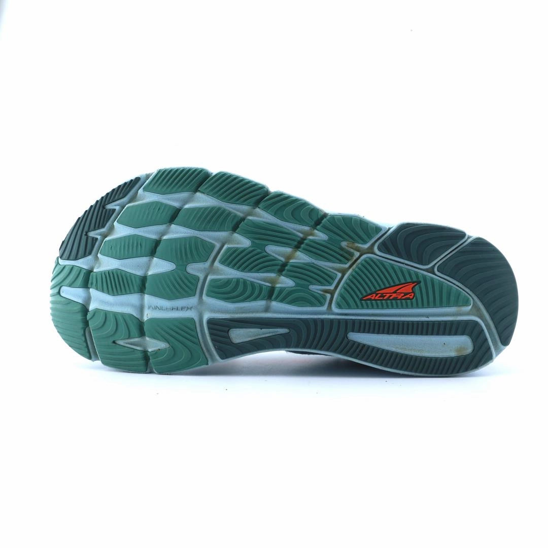 ALTRA TROIN 6 lightweight athletic shoe look