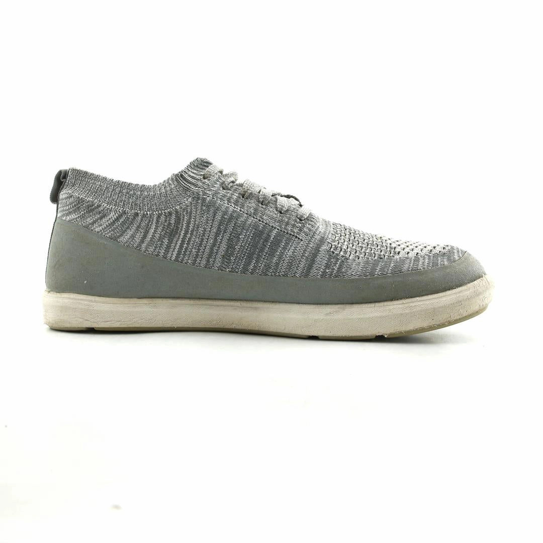 ALTRA VALI lightweight athletic shoe look
