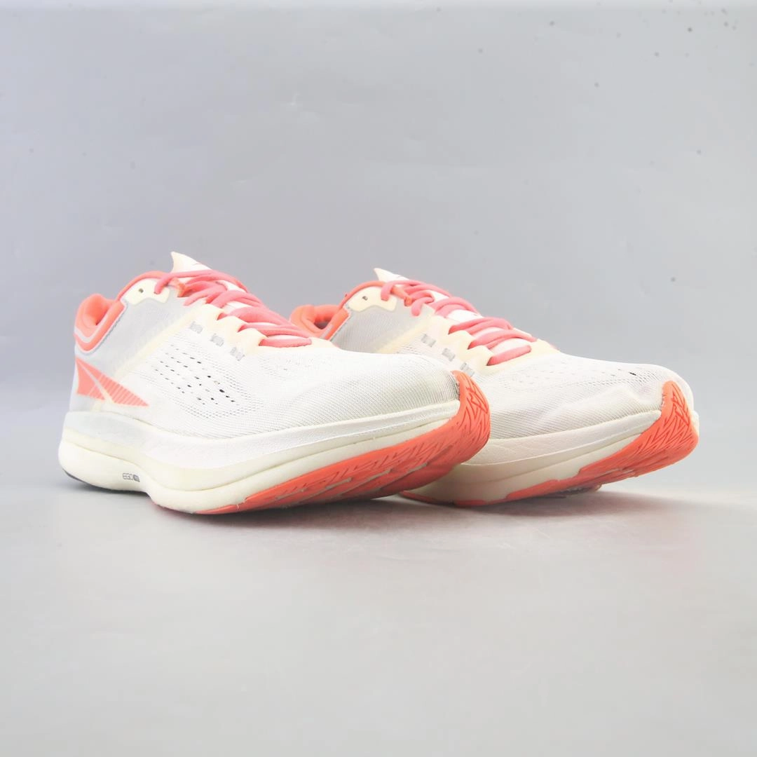 ALTRA VANISH CARBON lightweight athletic shoe look