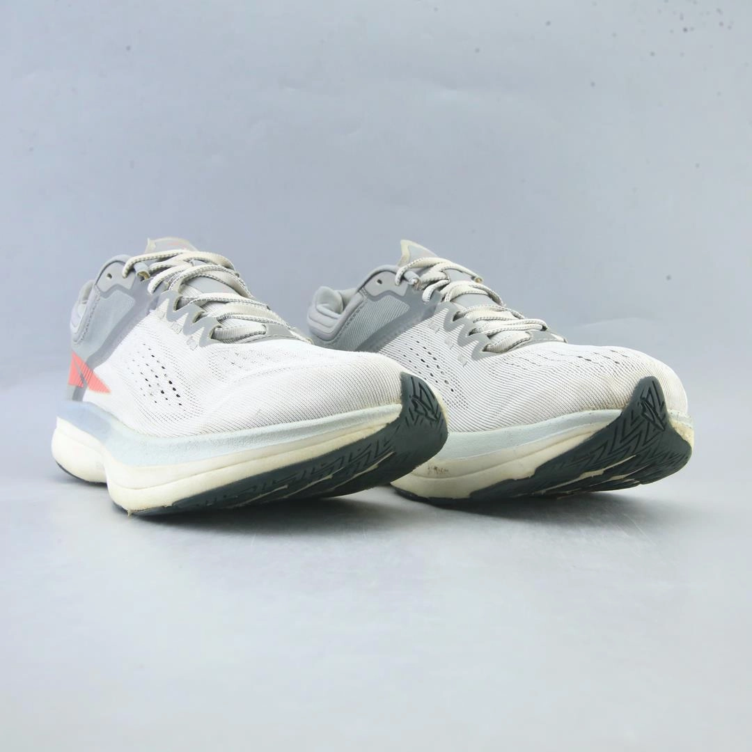 ALTRA VANISH TEMPO lightweight athletic shoe look