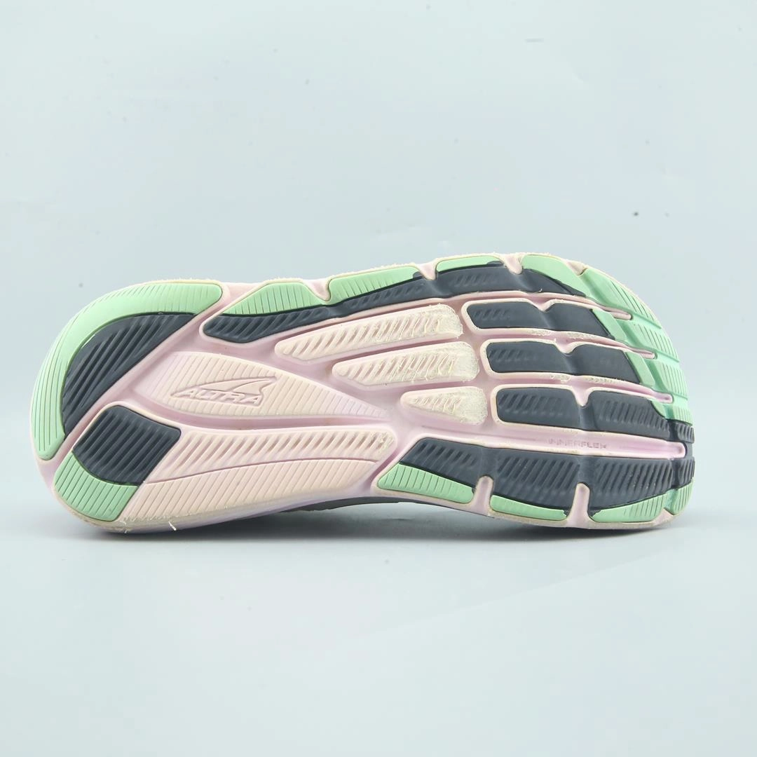 ALTRA VIA OLYMPUS lightweight athletic shoe look