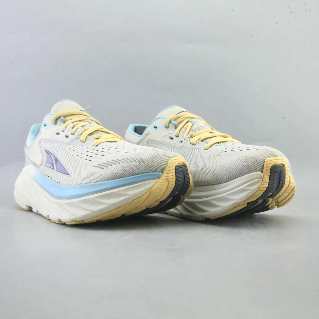 ALTRA VIA OLYMPUS lightweight athletic shoe look