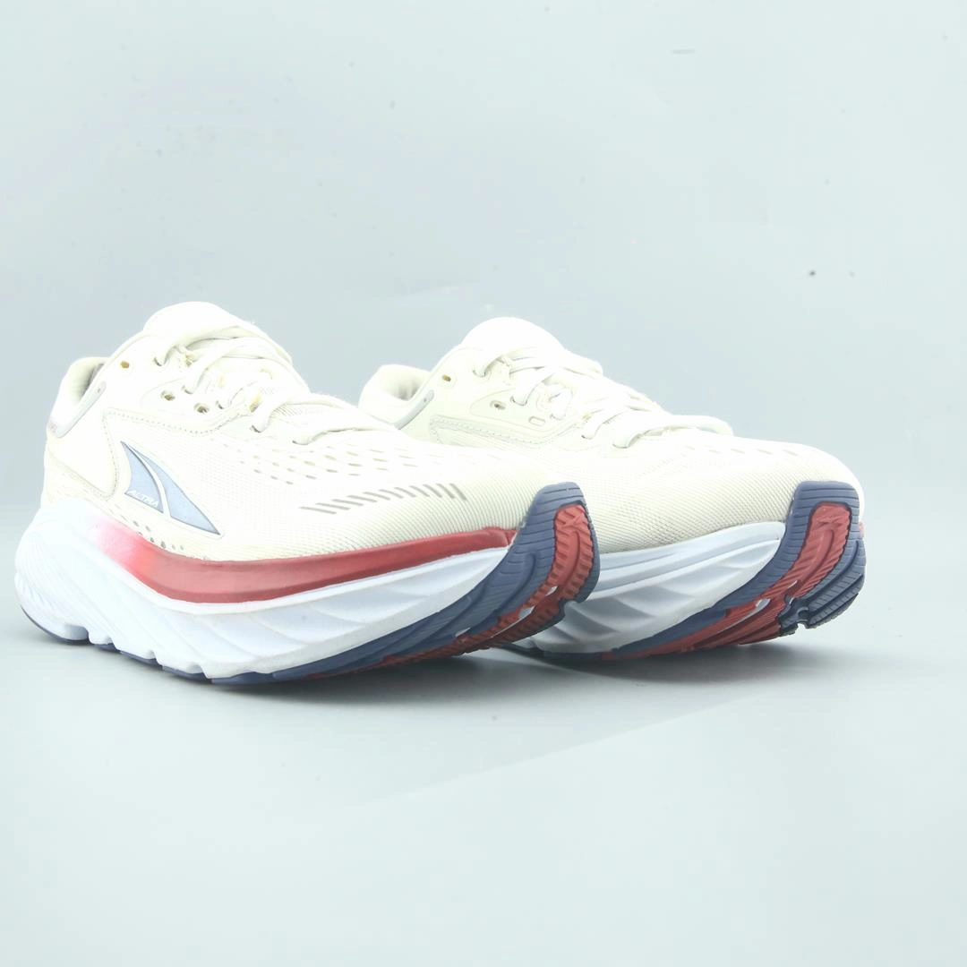 ALTRA  VIA OLYMPUS lightweight athletic shoe look