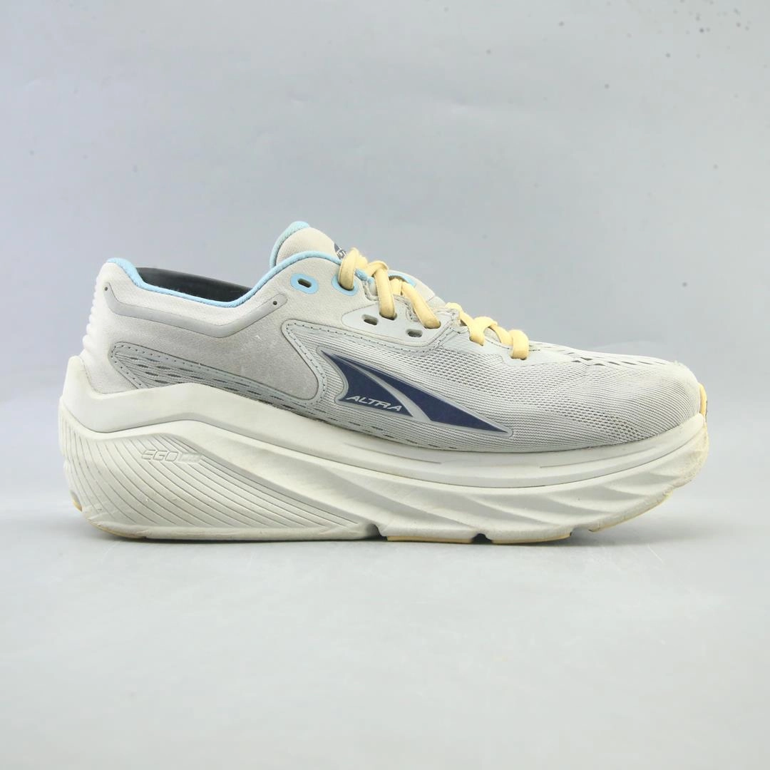 ALTRA VIA OLYMPUS lightweight athletic shoe look