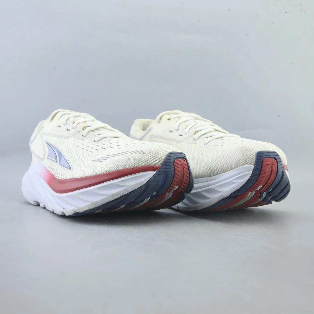 ALTRA VIA OLYMPUS lightweight athletic shoe look