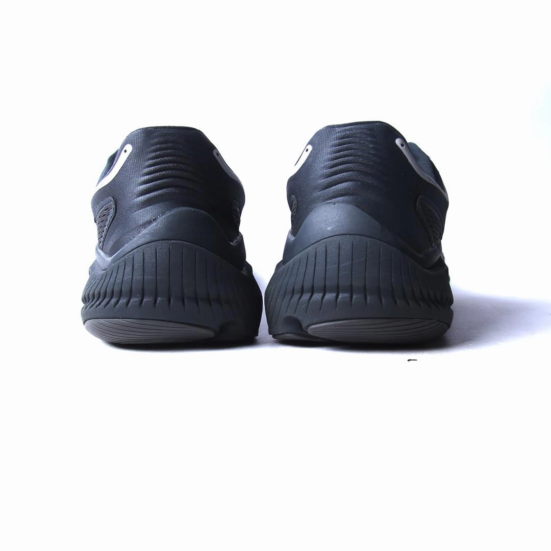 ALTRA VIA OLYMPUS lightweight athletic shoe look